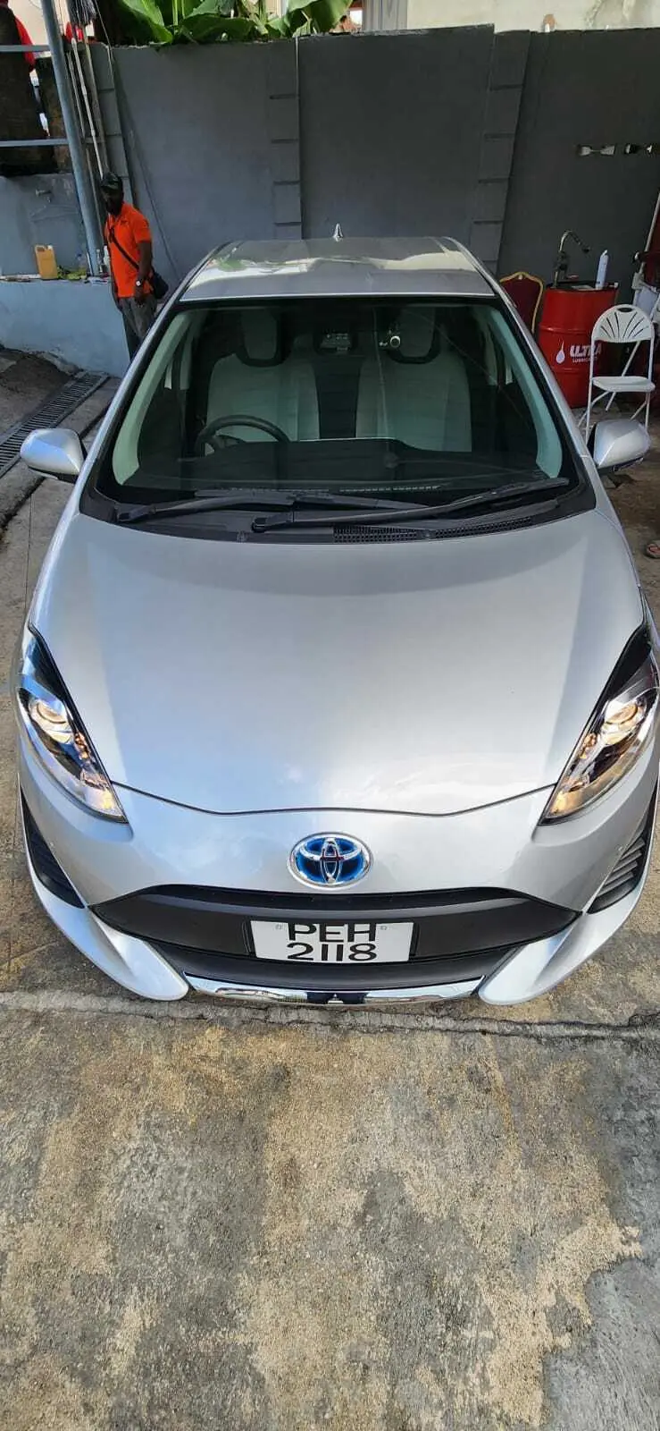 TOYOTA AQUA HYBRID