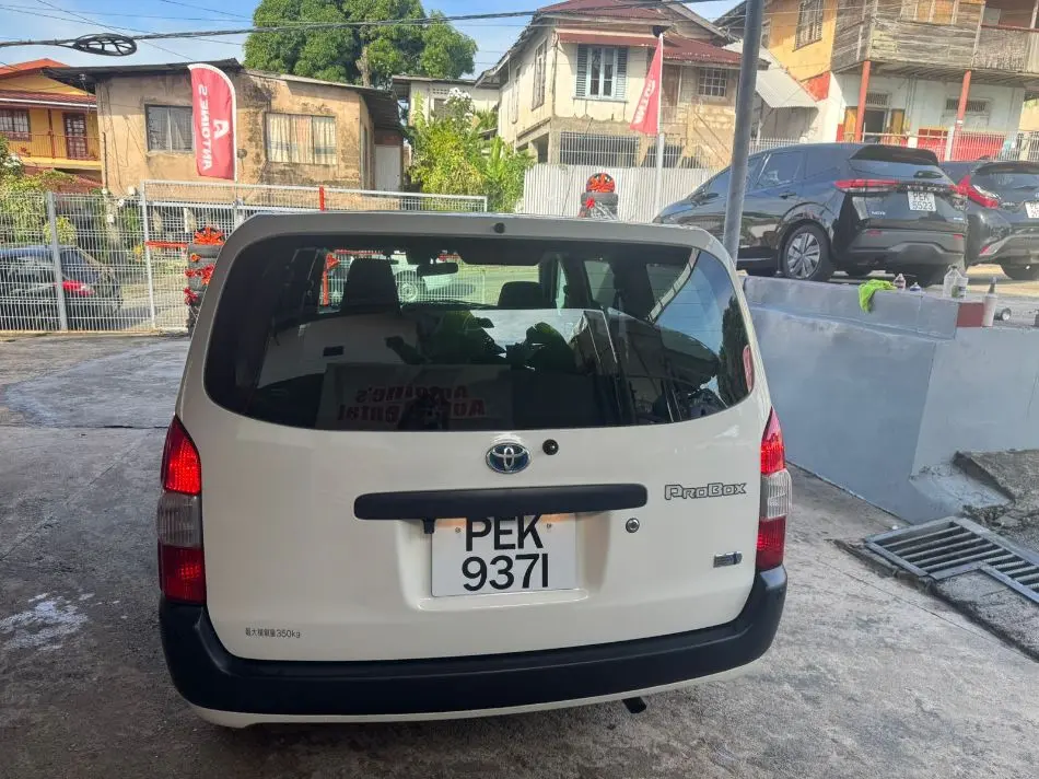 TOYOTA Probox