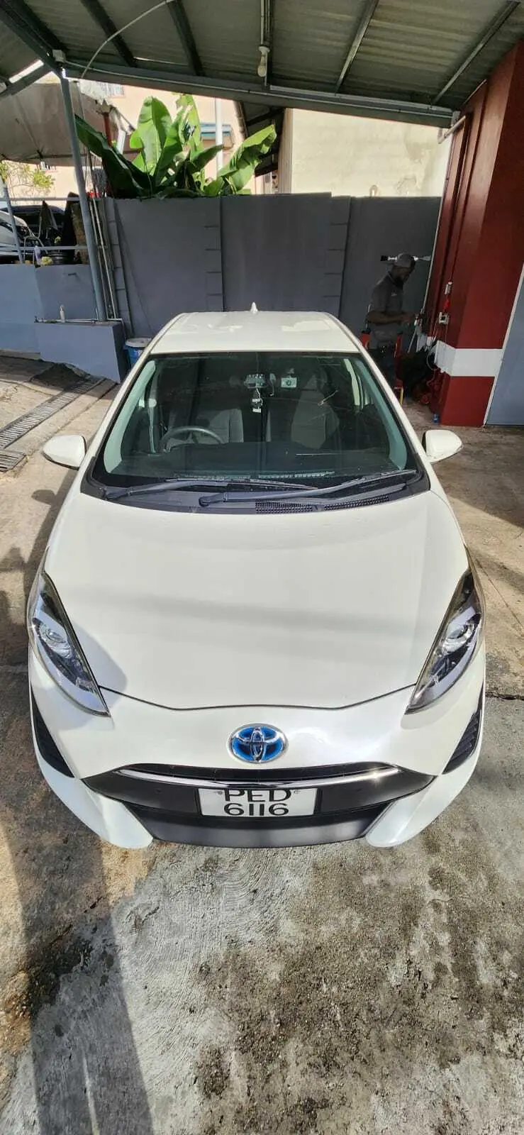 TOYOTA AQUA HYBRID