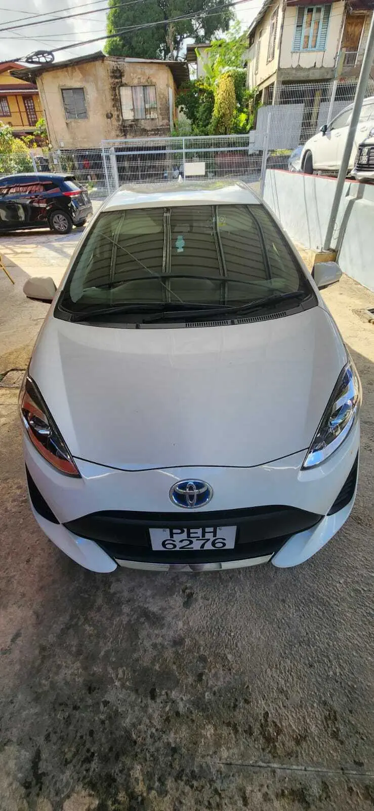 TOYOTA AQUA HYBRID