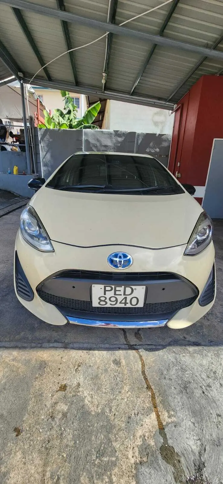 TOYOTA AQUA HYBRID